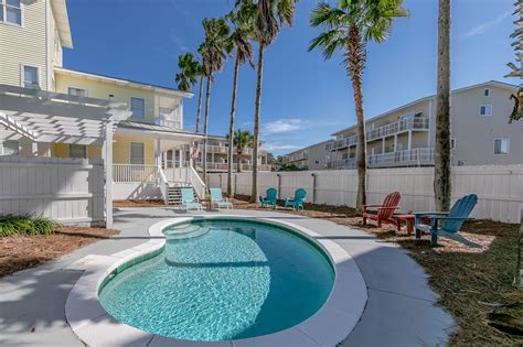 where to stay in seaside.